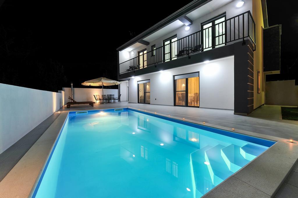 Villa Lily Привлака Экстерьер фото
